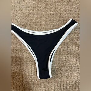 Women's Black and White Bikini Bottom XS